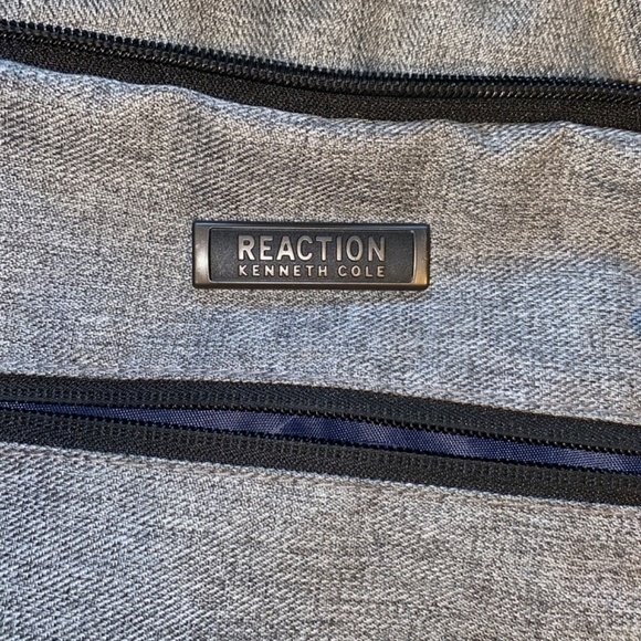 Kenneth Cole Reaction laptop backpack great condition - Picture 3 of 11